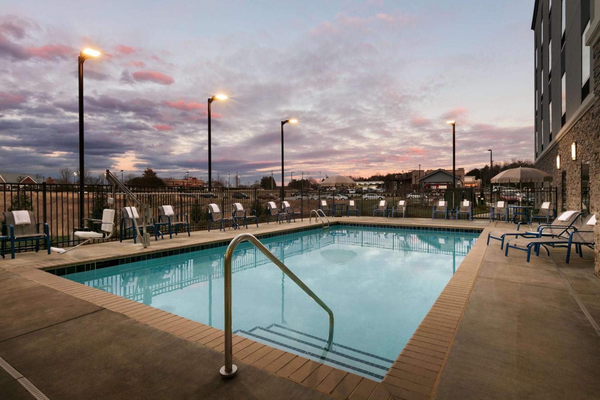 Hampton Inn Kernersville Ngoại thất bức ảnh